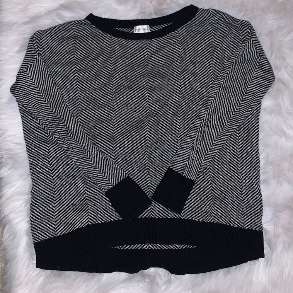 Motherhood Maternity Chevron 3/4 sweater
